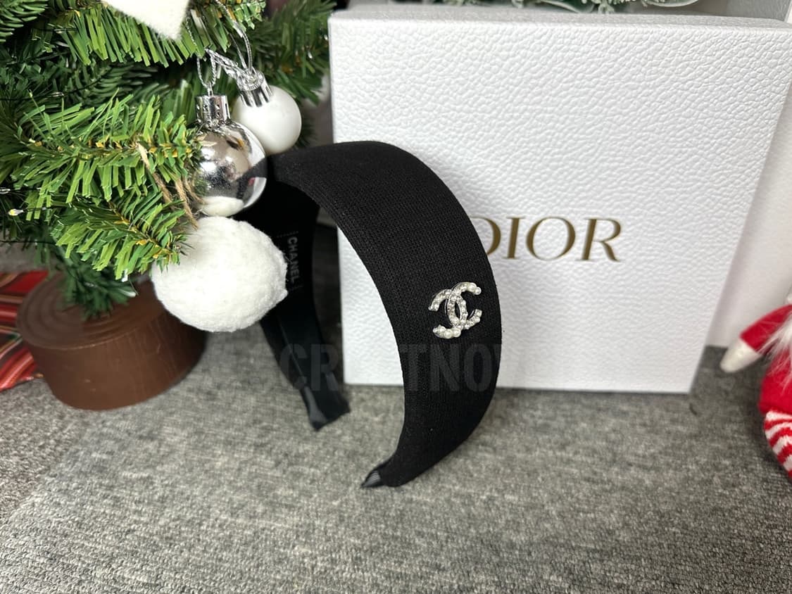 샤넬 진주 큐빅 머리띠 블랙 상품이미지7
