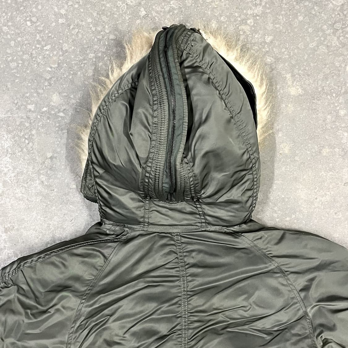 알파 인더스트리 N-2B 플라이트 붐버 자켓 상품이미지3