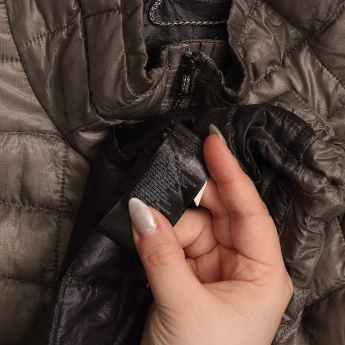 노스페이스 올리브 카키 경량 패딩 A1715 상품이미지4