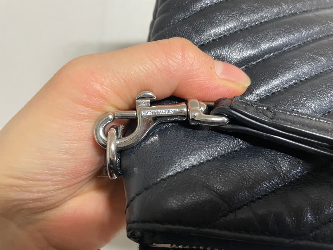 생로랑 마틀라세 클러치백 블랙 은장입니다 상품이미지5