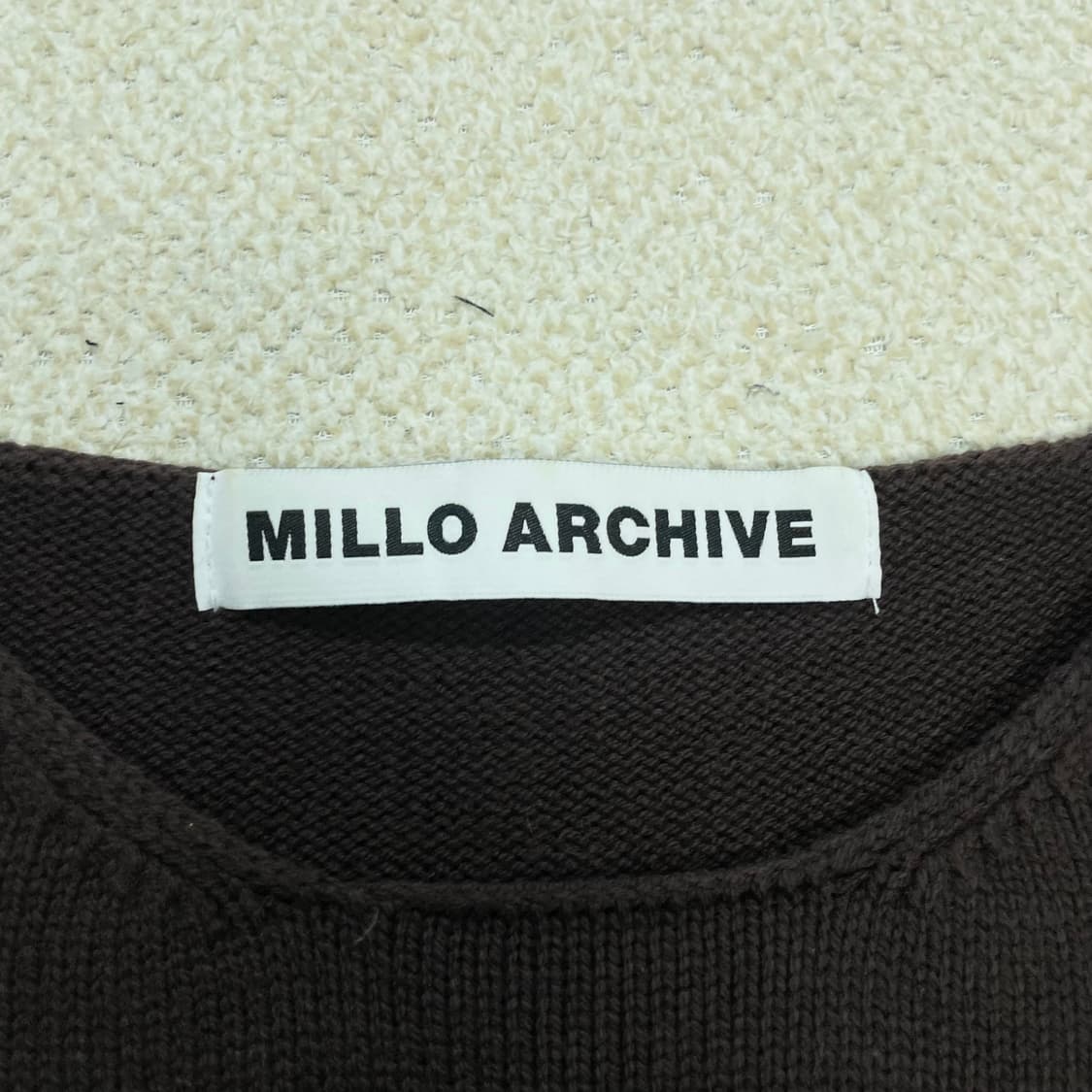 밀로아카이브 미니멀리스트 루즈핏 니트 브라운 상품이미지3