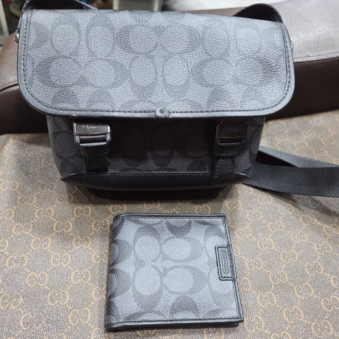 코치 크로스바디 미듐 백 지갑 상품이미지2