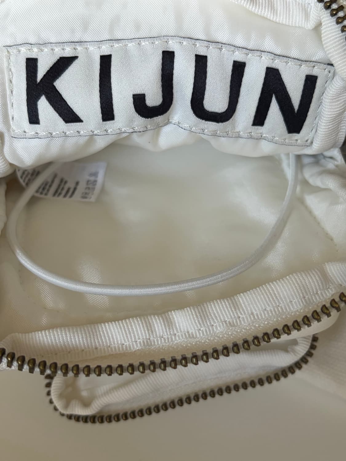 Kijun 기준 레더 미니백 화이트 상품이미지2