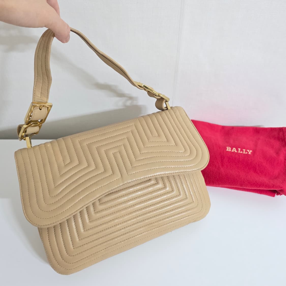 정품) 발리 퀼팅 베이지 여성 토트백  상품이미지1