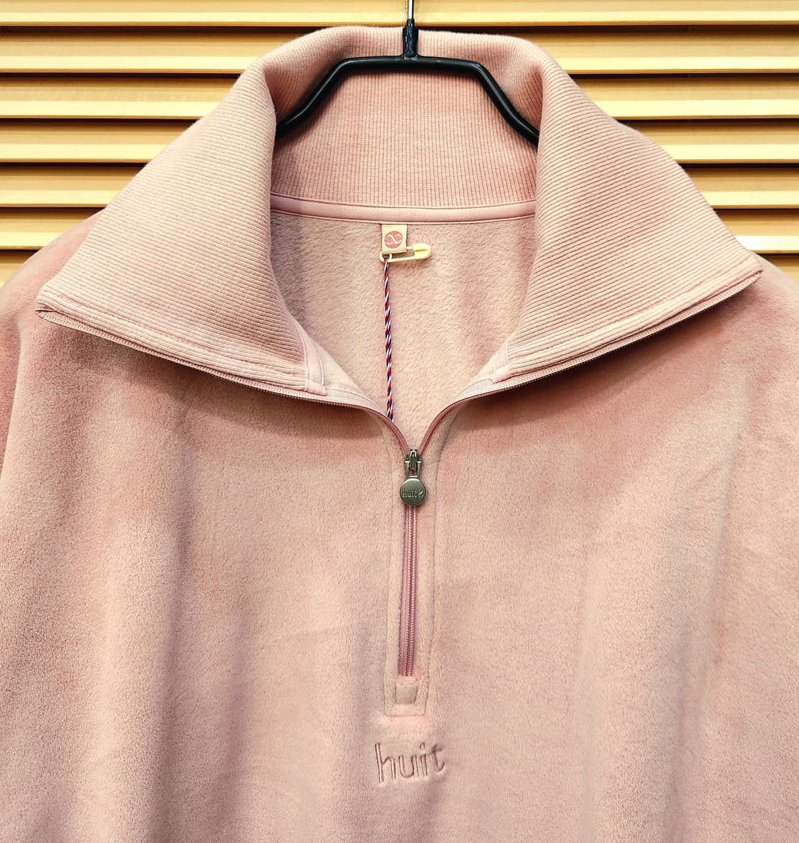 (새상품)위뜨 벨뱃 크롭 하프짚업55 상품이미지2