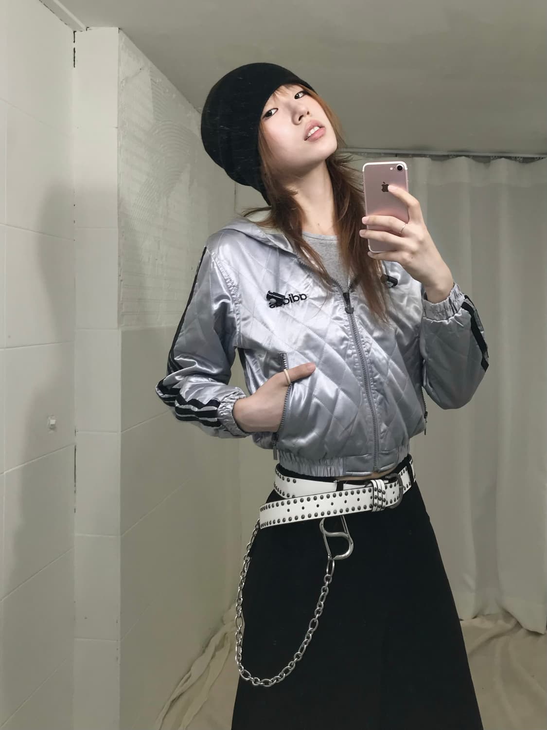 아디다스 90s 다이아몬드 퀼팅 실버 숏패딩 상품이미지1