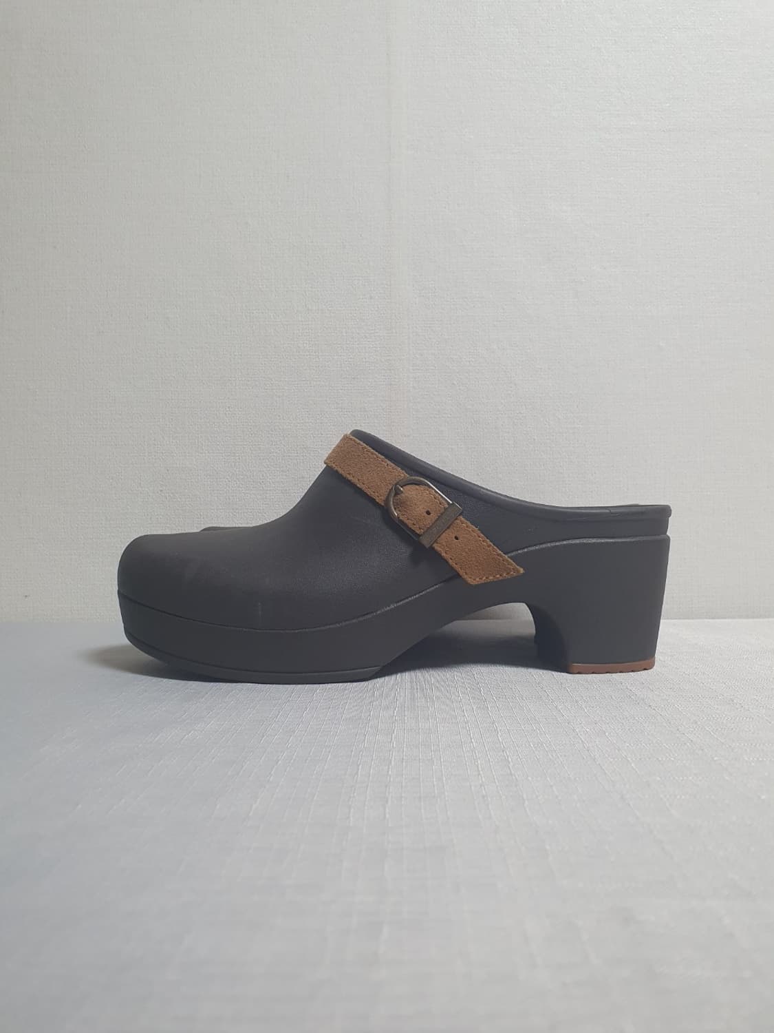 230mm 크록스 사라 벨티드 힐 클로그 브라운 상품이미지2