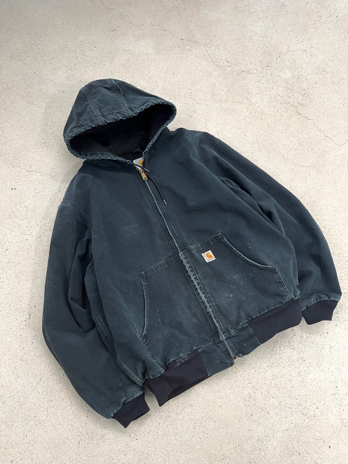 칼하트 J181 페이디드 블랙 액티브 자켓 상품이미지3