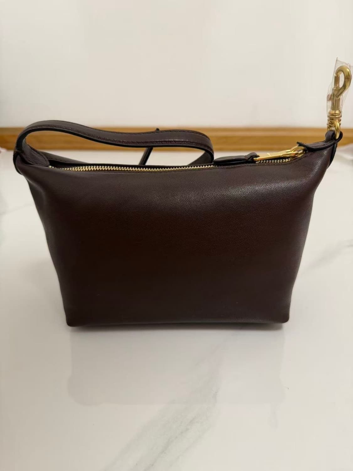 미우미우 브라운 가죽 숄더백 상품이미지3