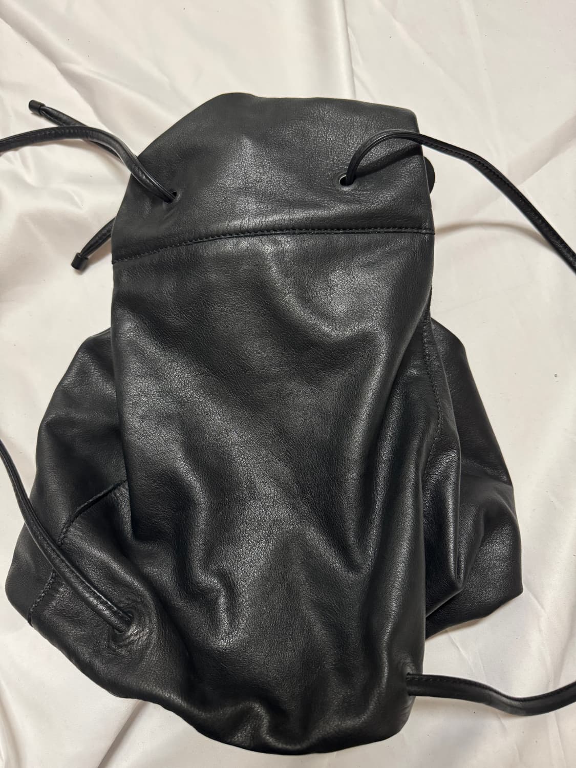 Cos 카프스킨 드로우스트링백 상품이미지4