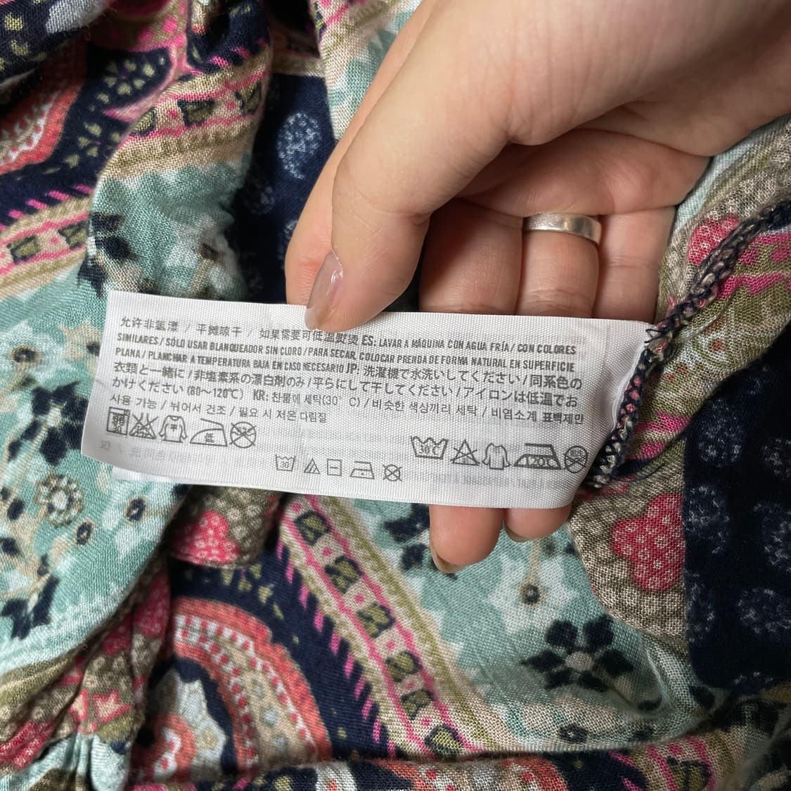 홀리스터 에스닉 패턴 브이넥 드레이프 긴팔 티셔츠 S 상품이미지6