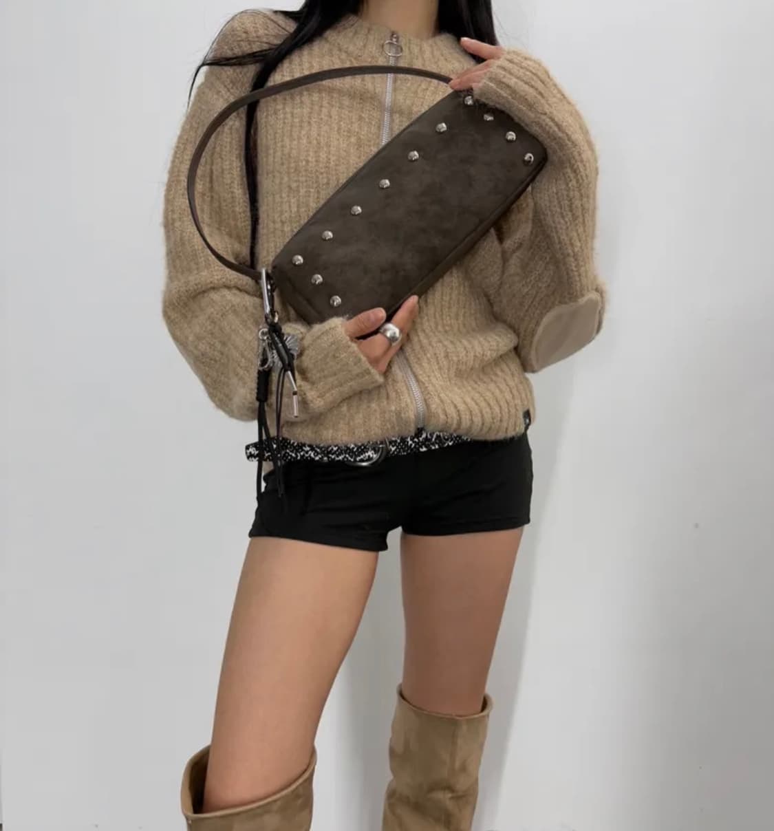 YUNSE 윤세 루시백 스터드 숄더백 브라운 가방 상품이미지2