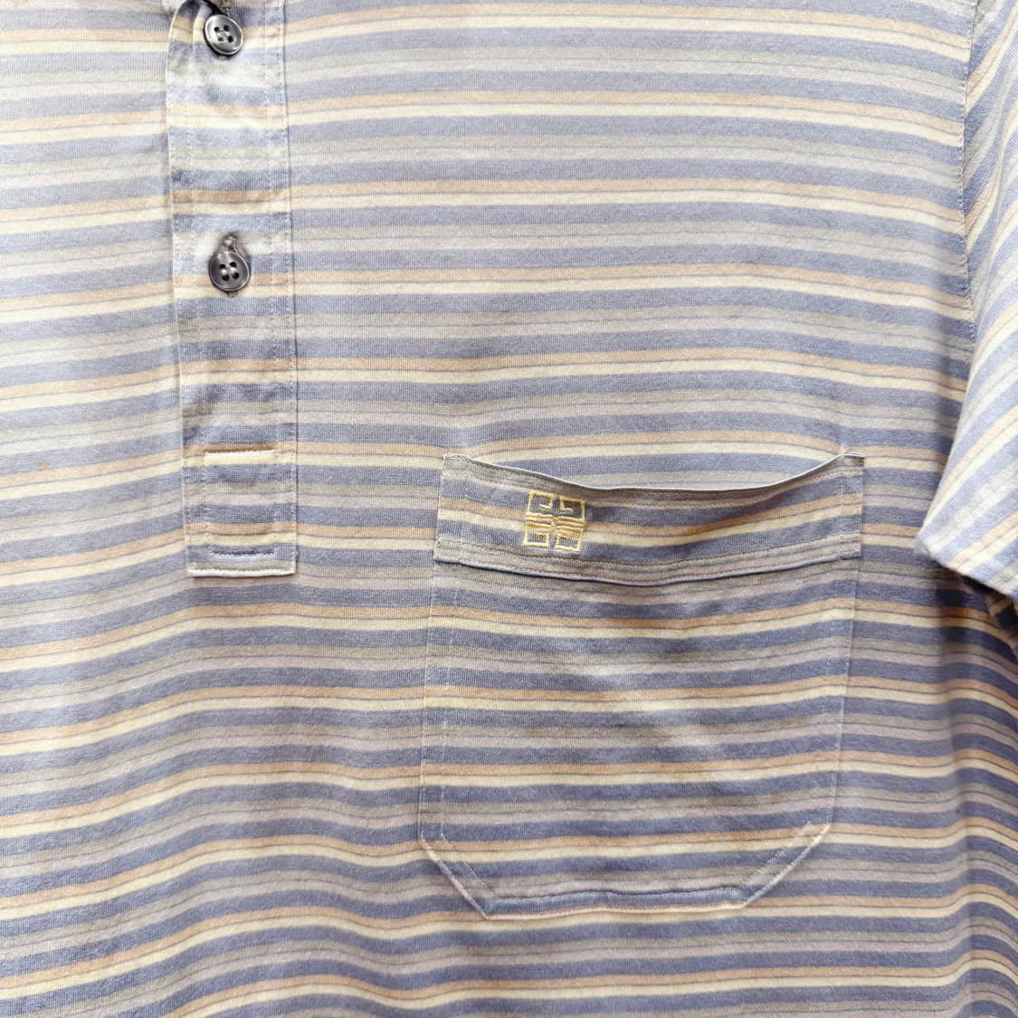 지방시 젠틀맨 스트라이프 카라 반팔 티셔츠 가슴포켓 디테일 상품이미지6