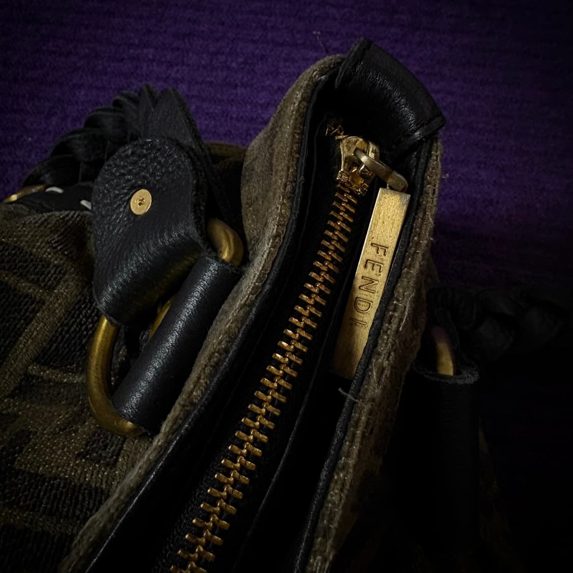 FENDI Vintage FF Canvas Shoulder Bag 상품이미지10