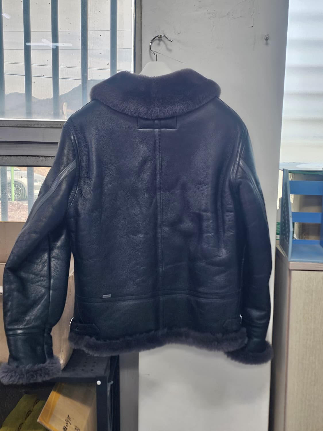 (24FW/품절) 디아프바인 D-1 무스탕 블랙/그레이 M 상품이미지4