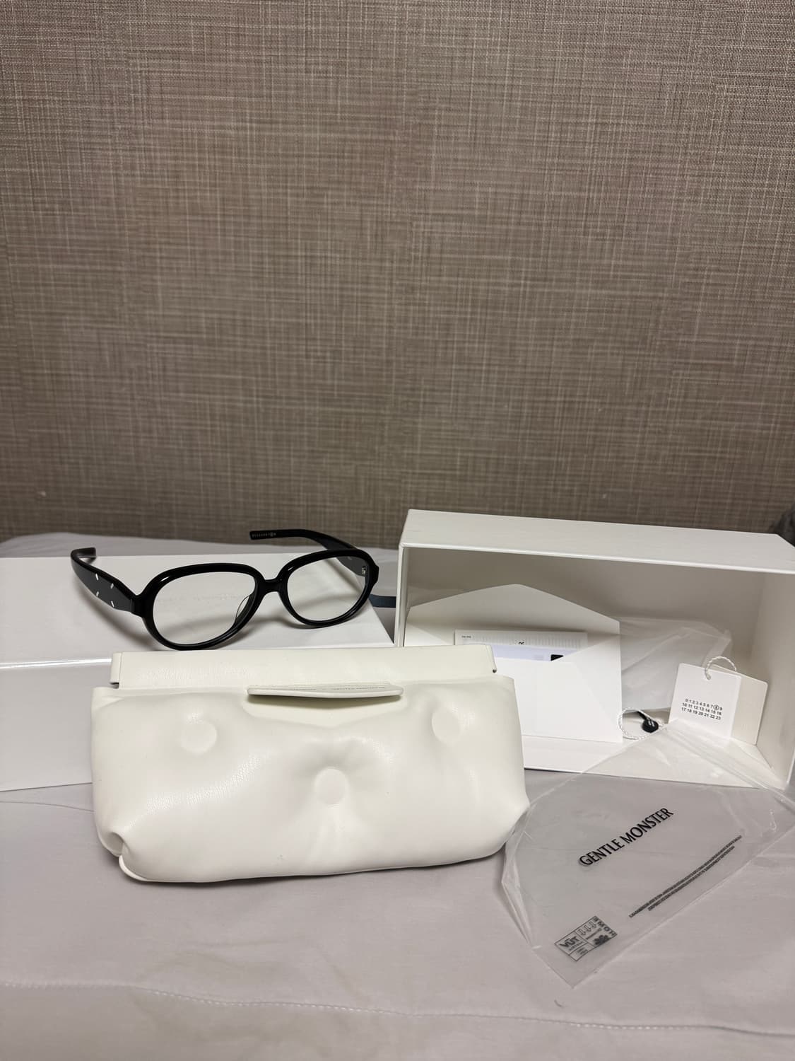 젠틀몬스터X마르지엘라 MM211 블랙 안경 상품이미지1