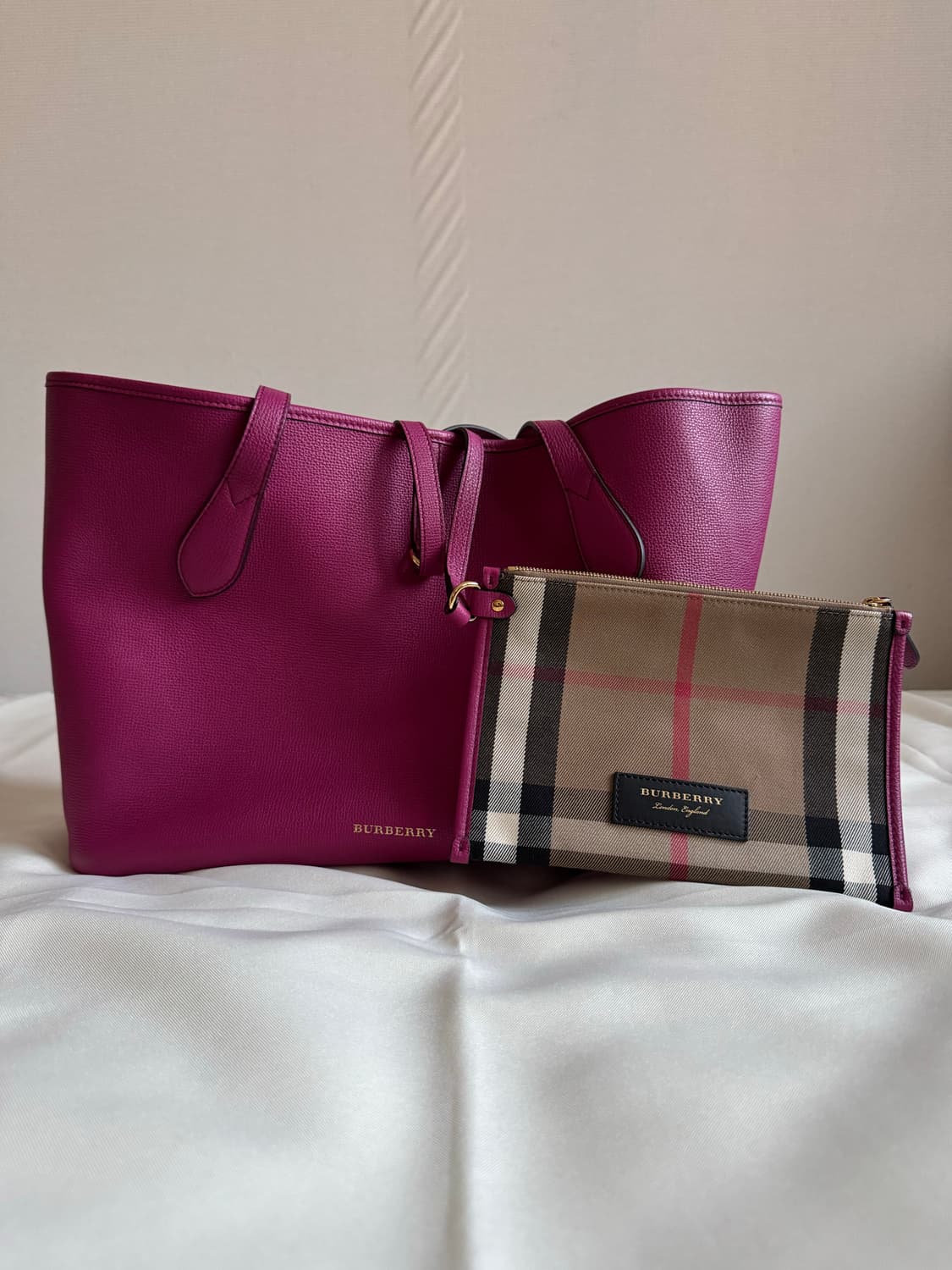 버버리 허니브룩 미디움 토트백 상품이미지2