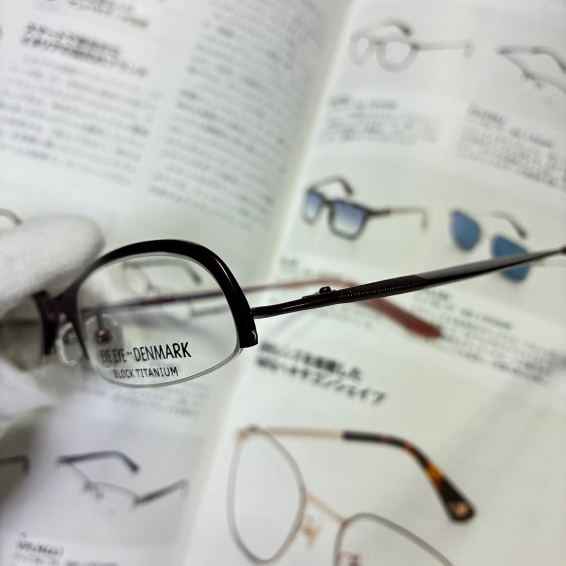 EYE EYE DENMARK 반무테 티타늄 버건디 안경 상품이미지3