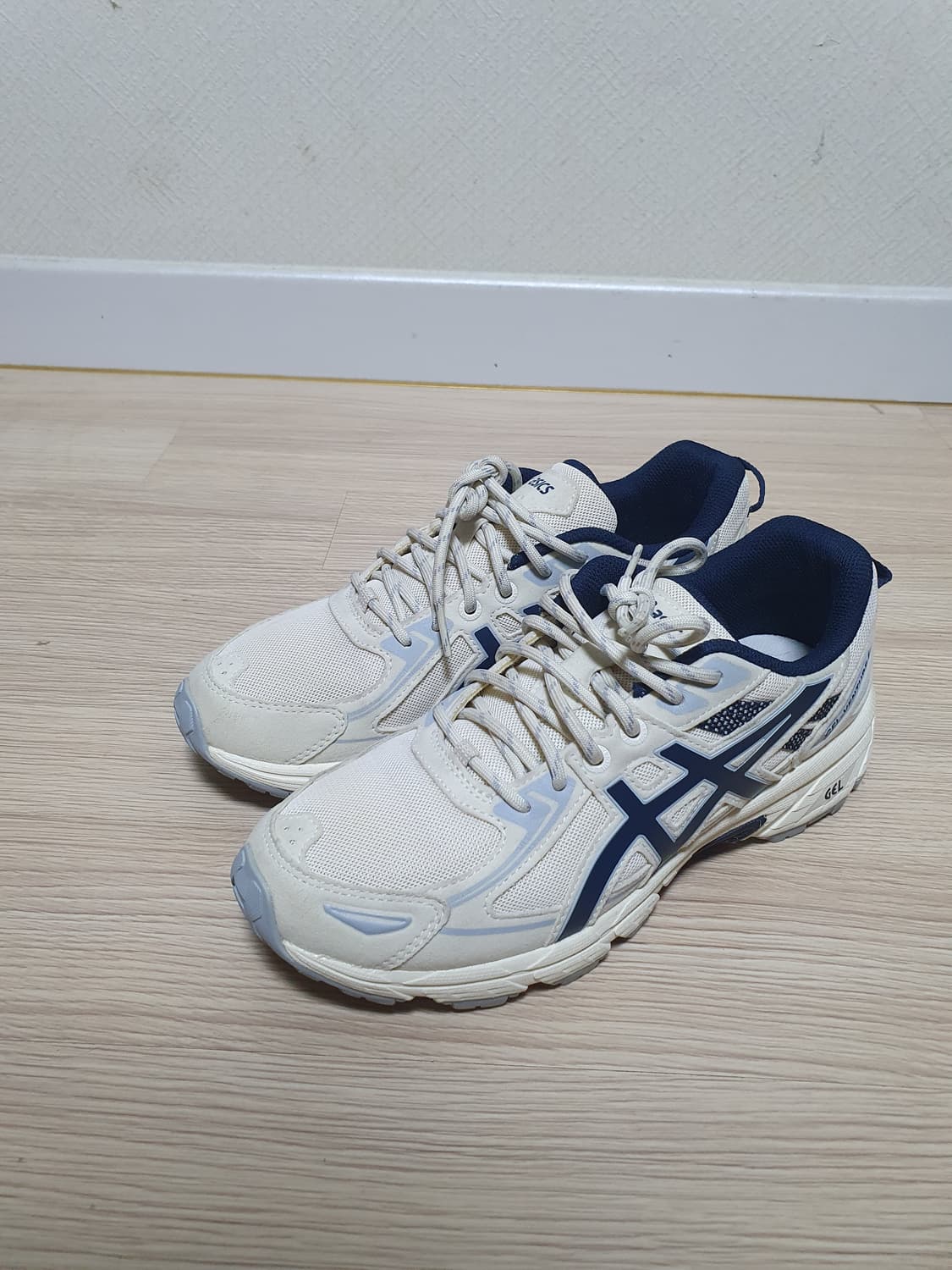 아식스 젤 벤쳐 6 운동화 245 상품이미지4