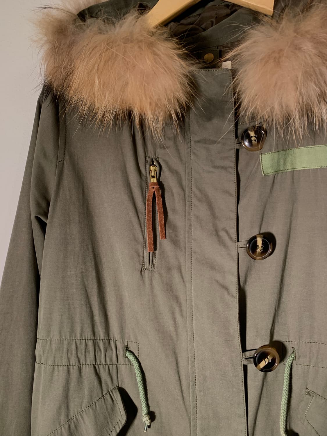 레이빔즈 사이드버튼 피쉬테일 개파카 상품이미지8