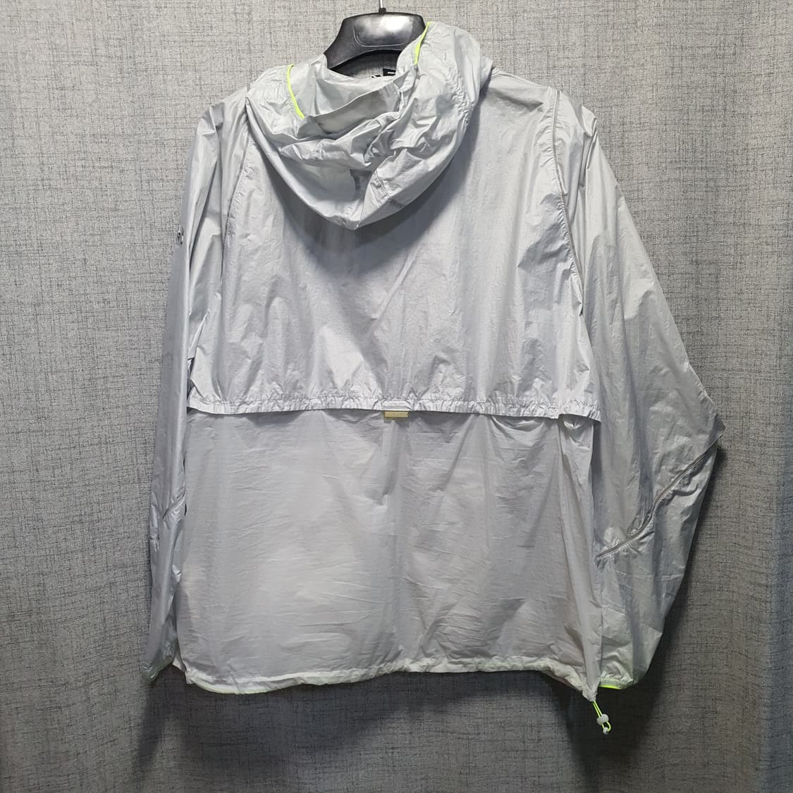 언더아머 라이트웨이트 임파스 바람막이  상품이미지2