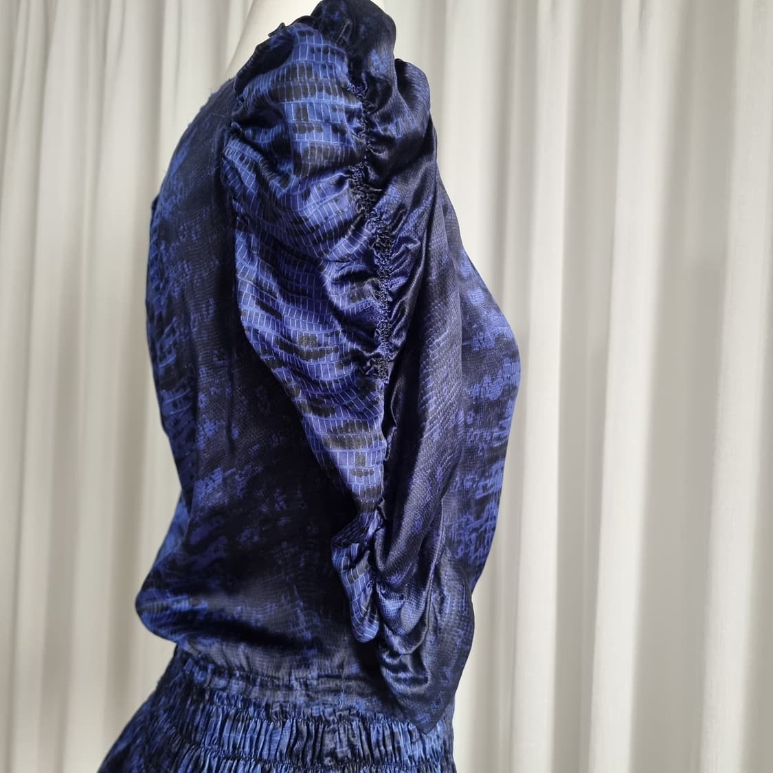 이자벨 마랑 셔링 스모킹 블라우스 실크100% (55/표기0) 상태최상 상품이미지6