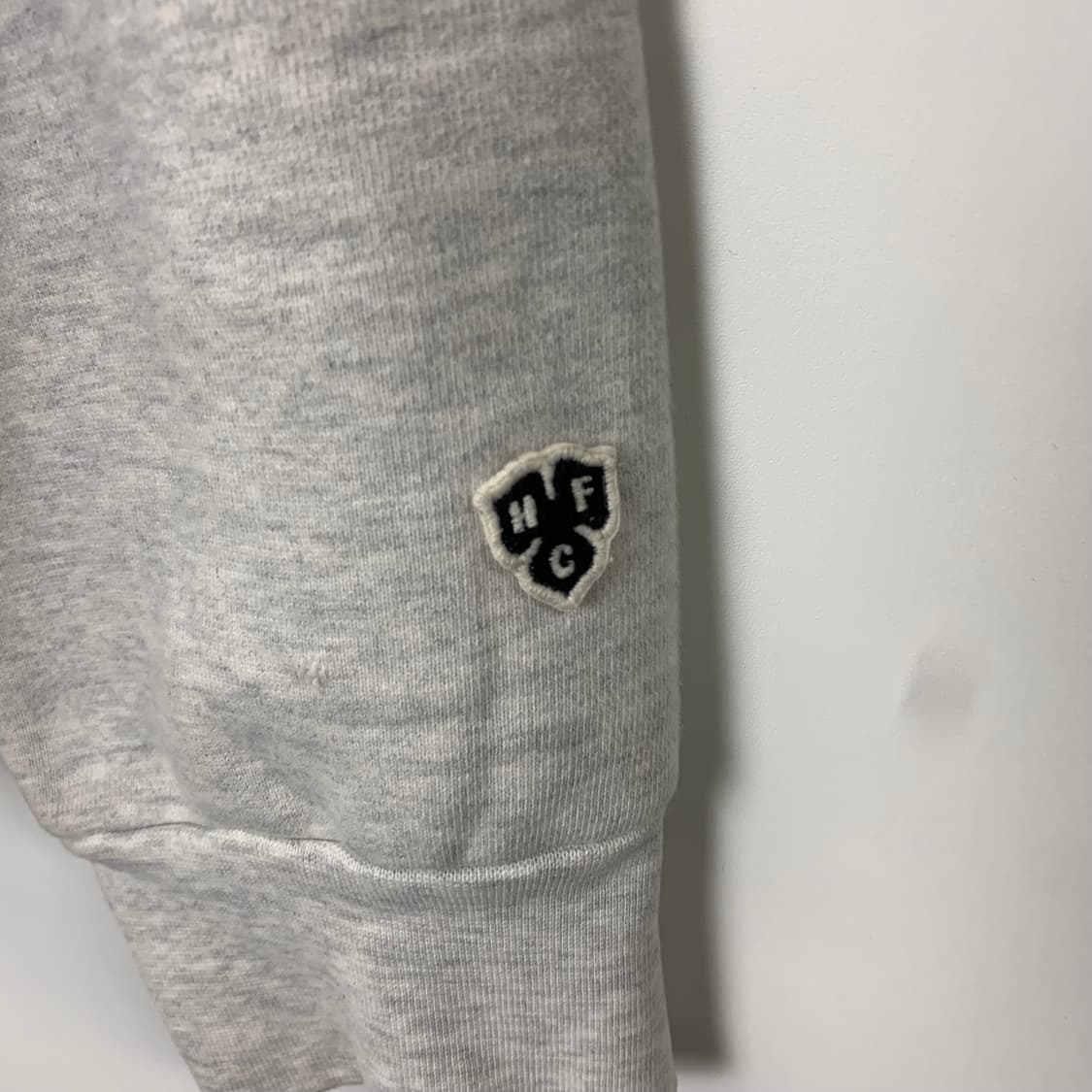 헤리티지플로스 손목로고 백멜란지 맨투맨 상품이미지3