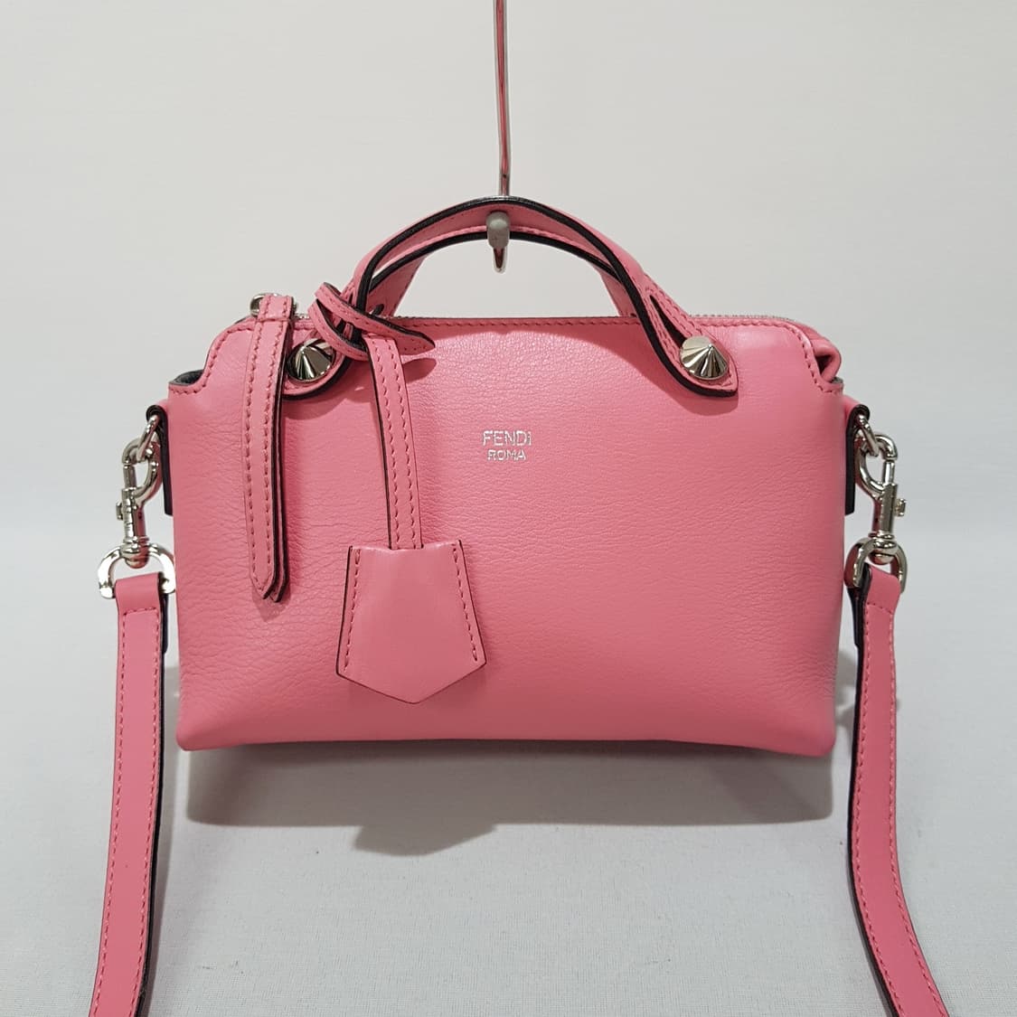 펜디 바이더웨이 토트 숄더백 상품이미지2