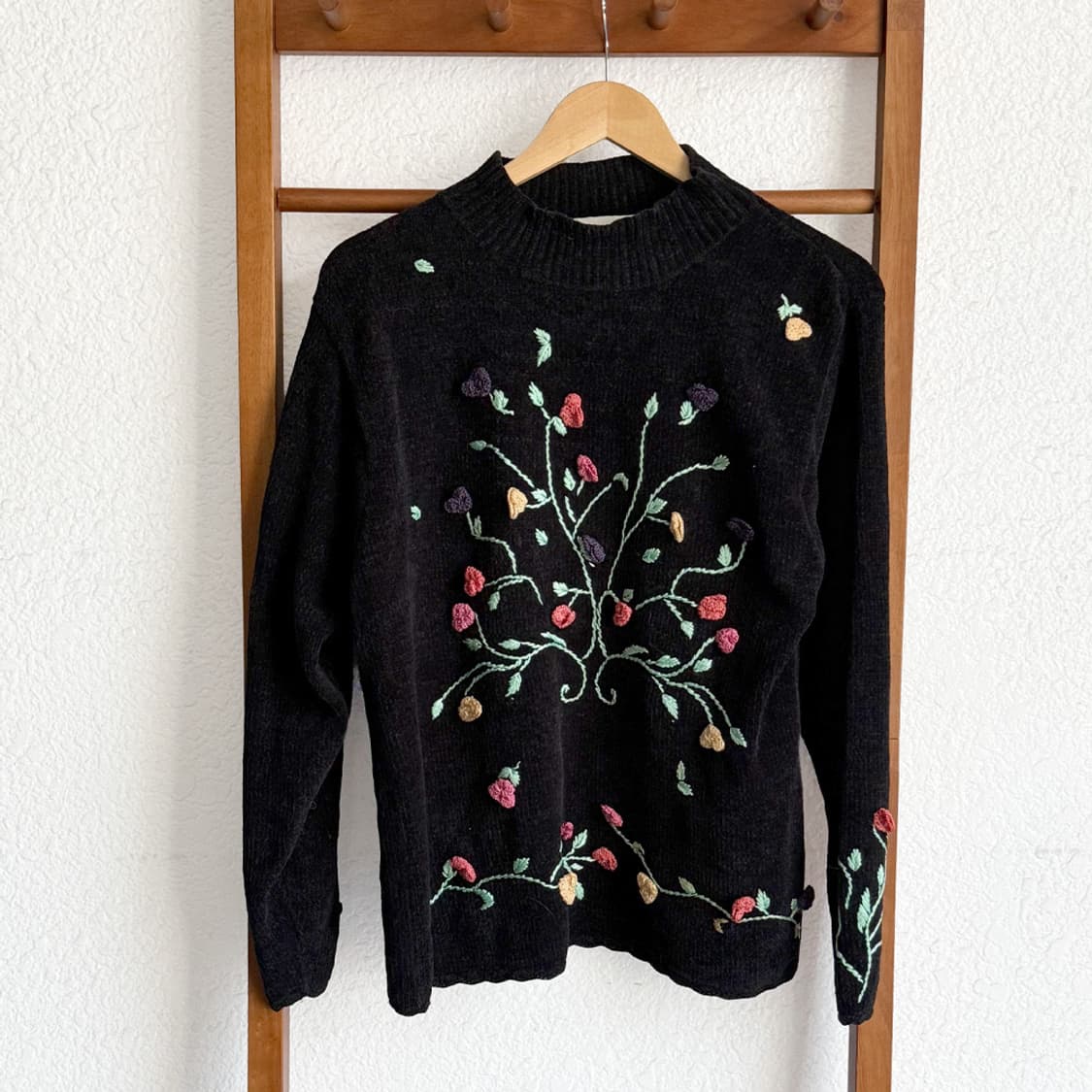 블랙 가든 플라워 자수 니트 상품이미지4