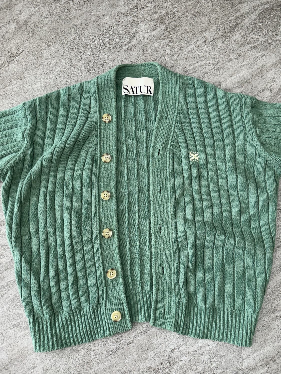 satur 가디건 판매합니다. 상품이미지1