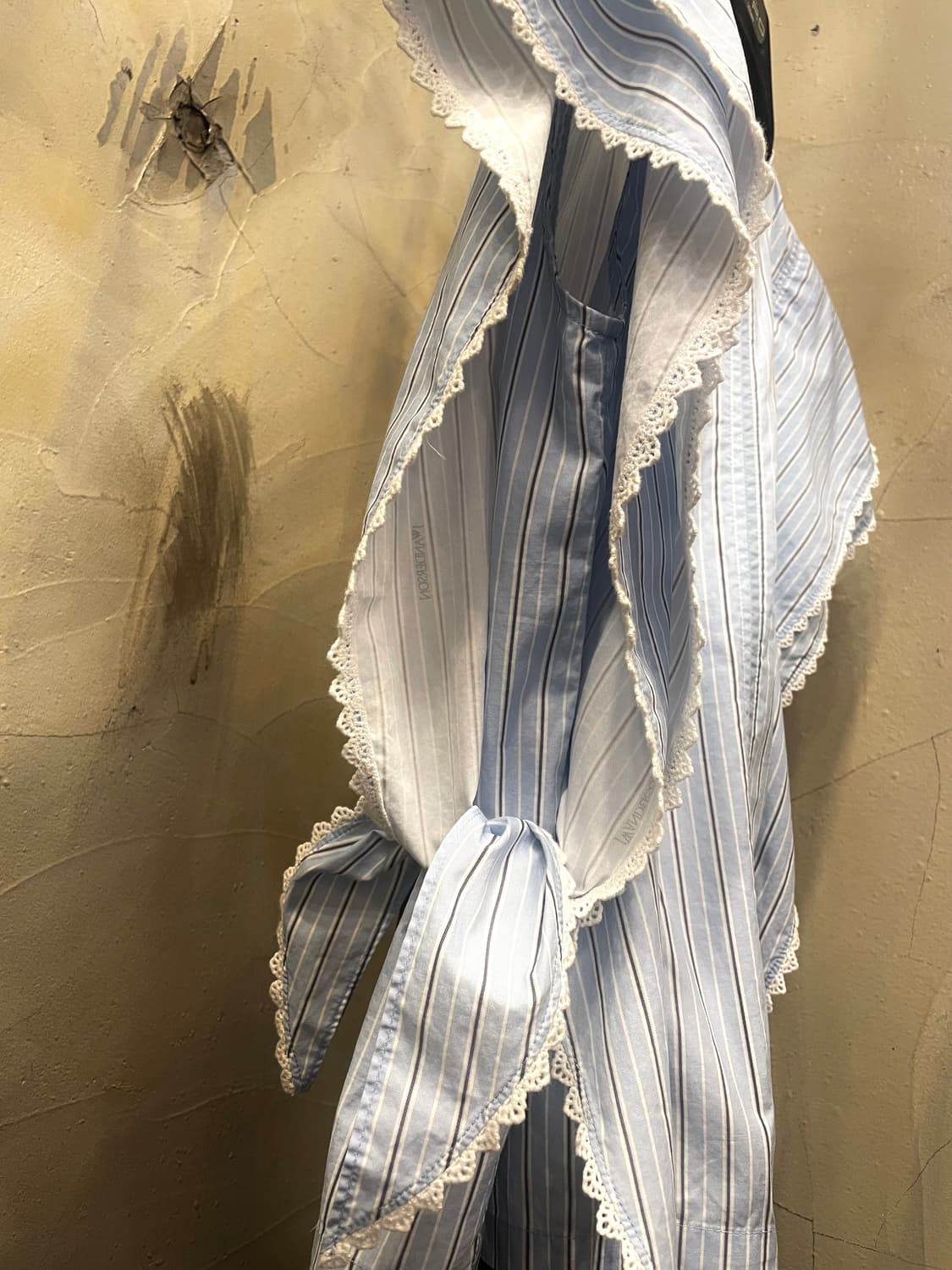 JW 앤더슨 숄더 프릴 블라우스 55 상품이미지5