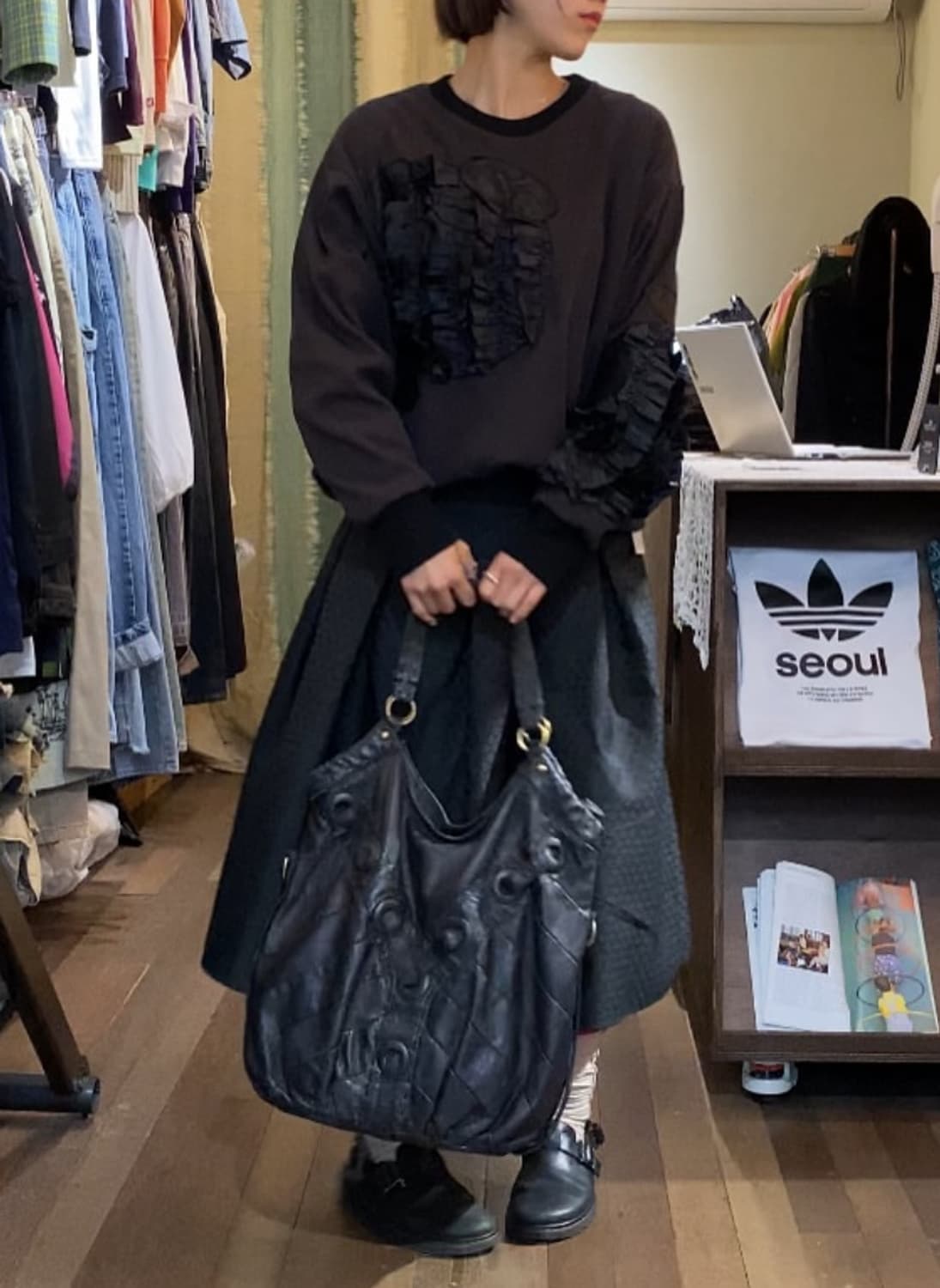 빈티지 러플 스웻 맨투맨 유니크 실루엣 상품이미지1