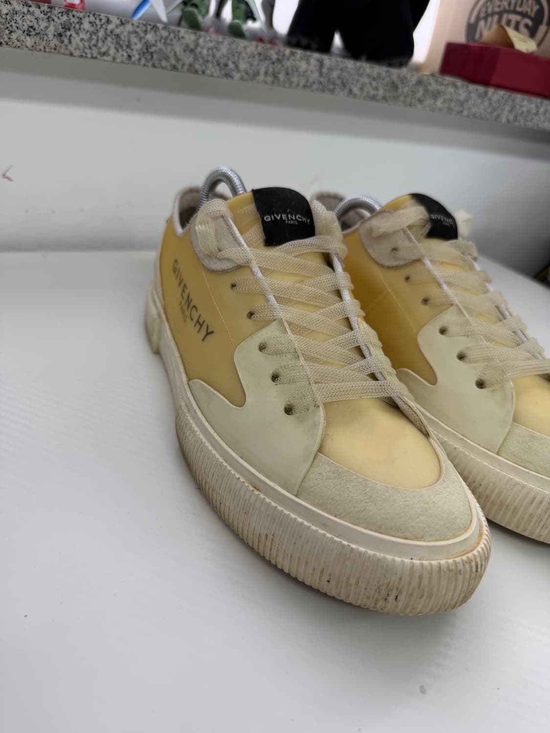 정품) 지방시 남성 캔버스 스니커즈 45 상품이미지3