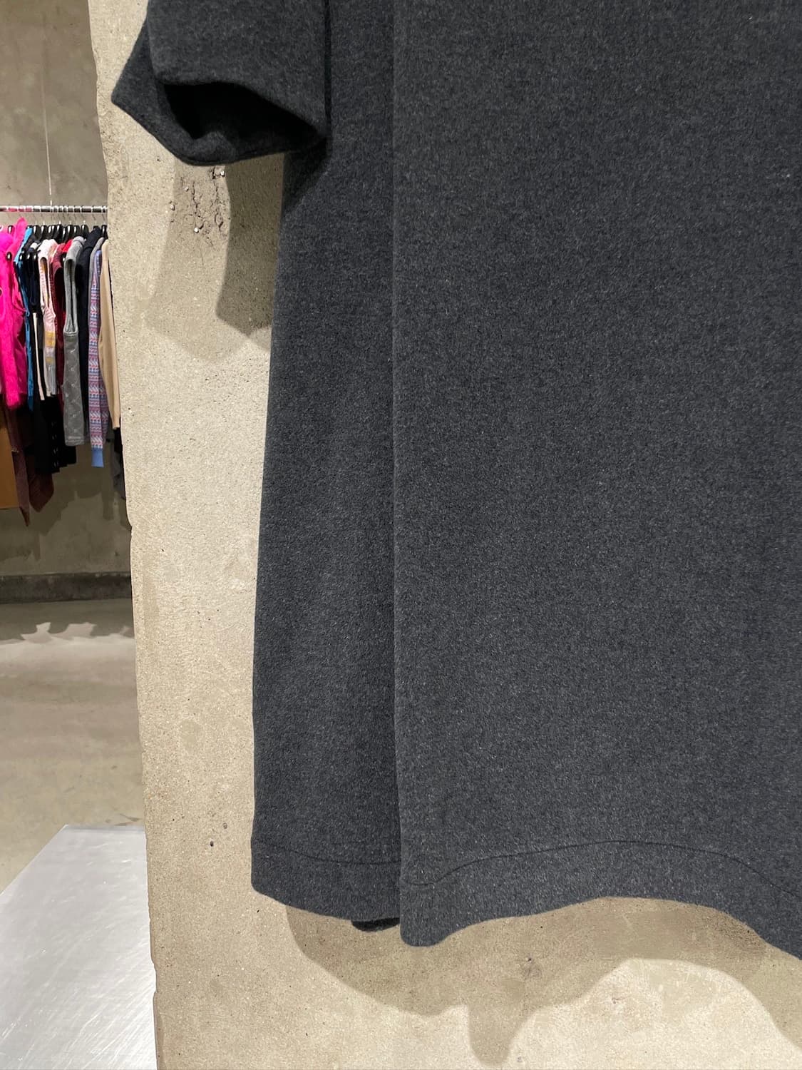 코스믹 원더 차콜 랩핑 앙고라 울 롱 코트 상품이미지4