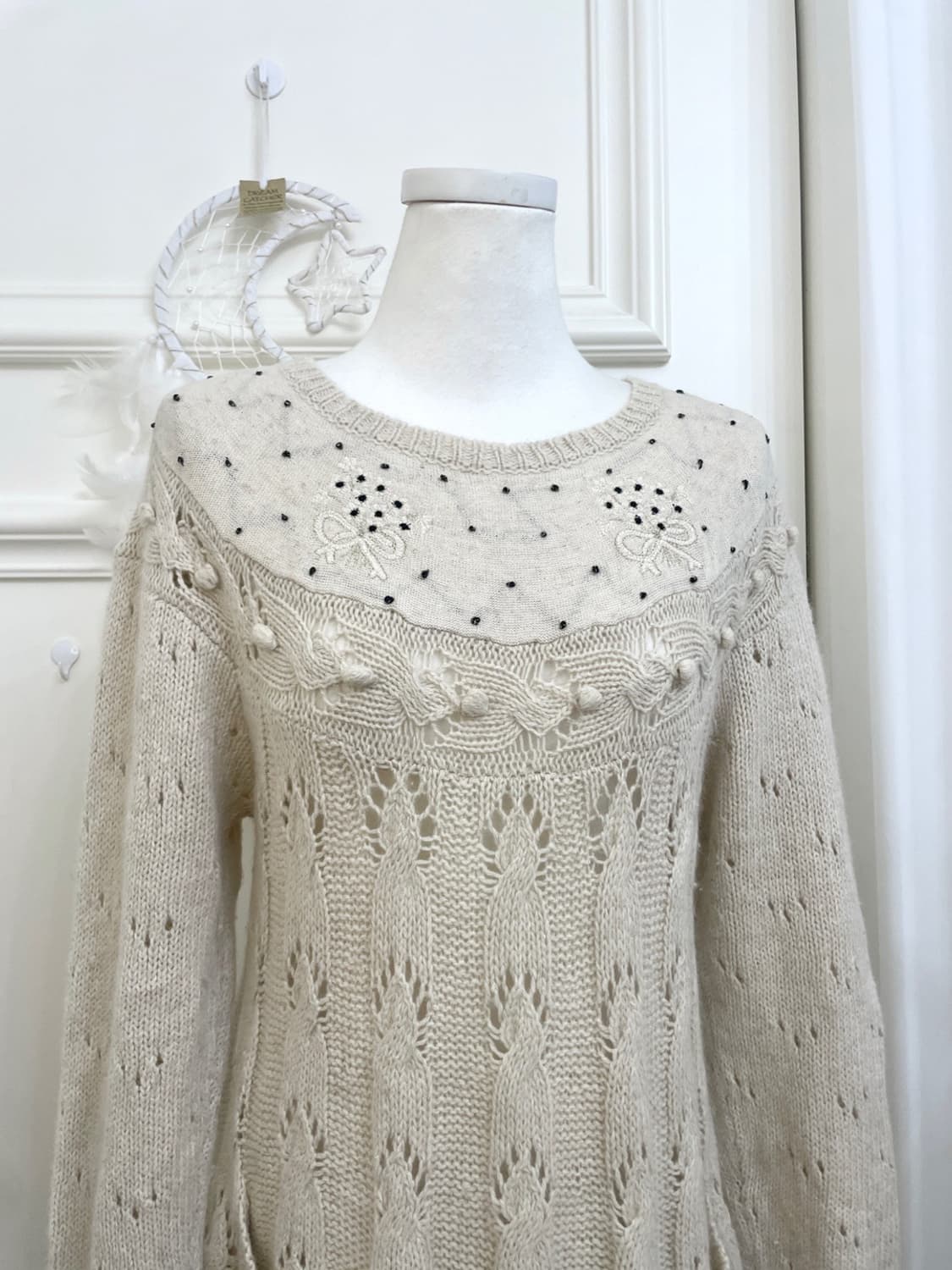 ivory embroidery point twist pocket swea 상품이미지7