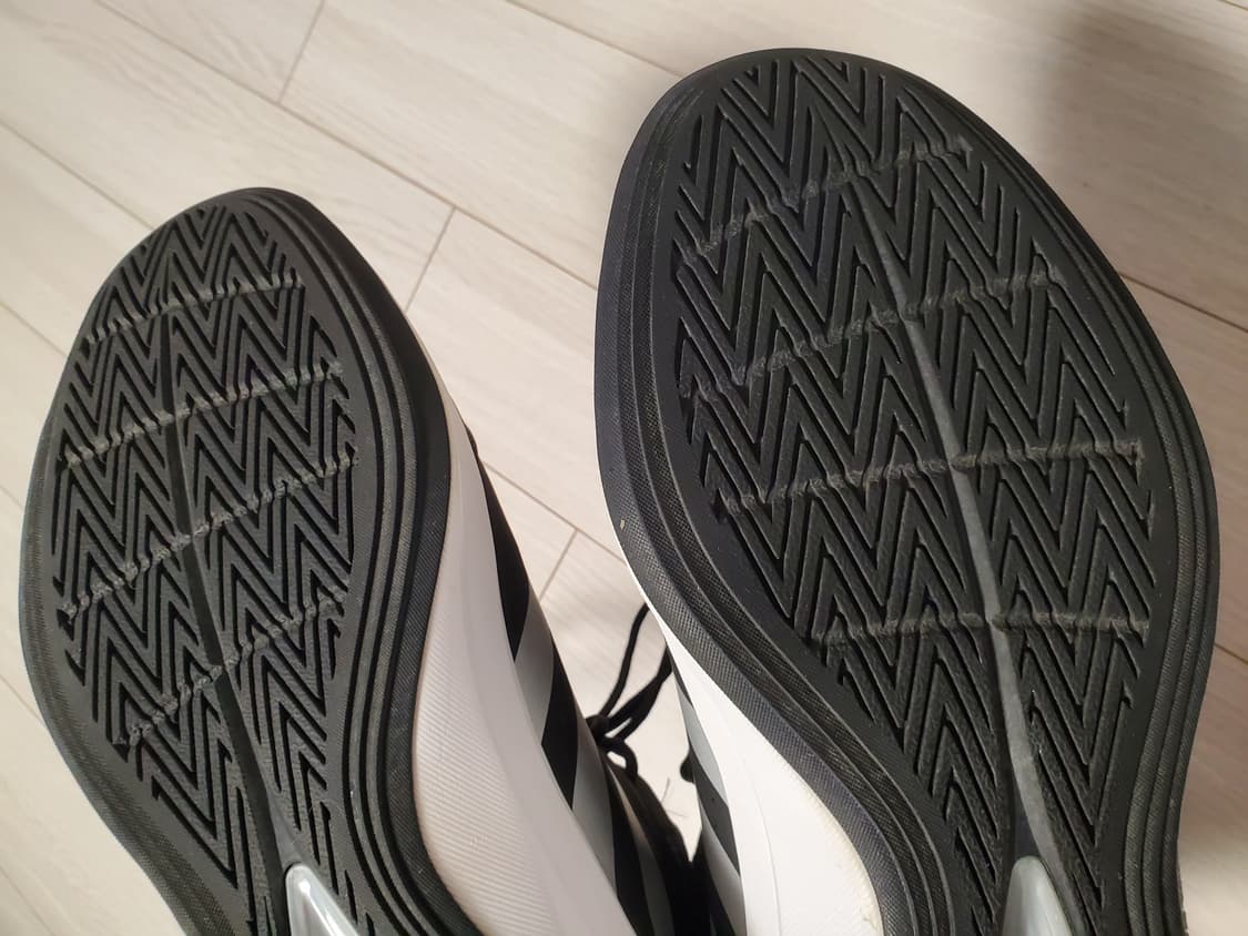 아디다스 아이솔레이션 2 스니커즈 농구화270

바닥닳음 거의없고 하자오 상품이미지8