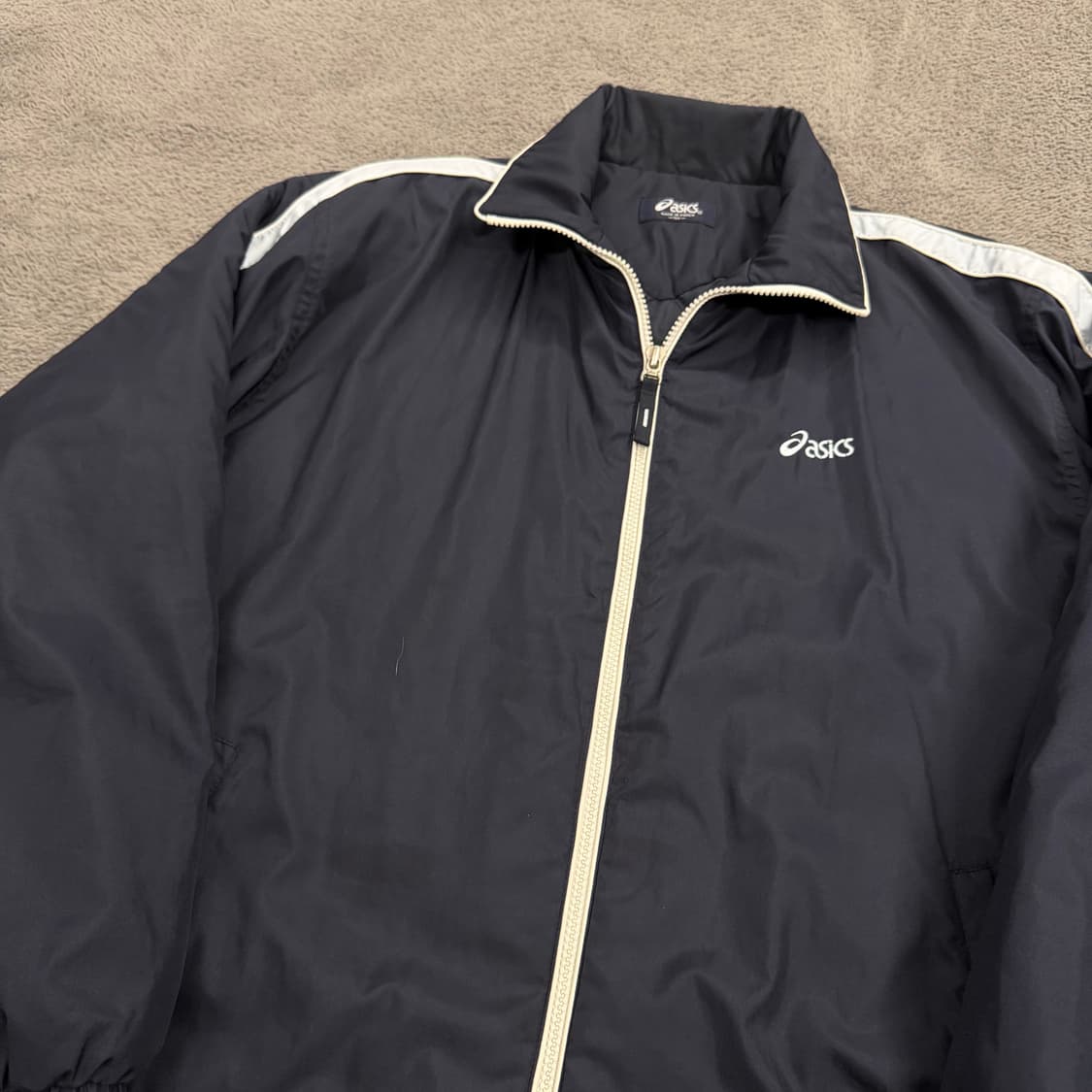 [ 정품/100 ] 아식스 올드스쿨 퀄팅 누빔 바람막이 점퍼 상품이미지1