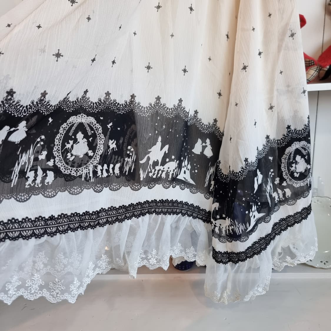 아이보리 뷔스티에 블랙 프린팅 원피스 상품이미지2