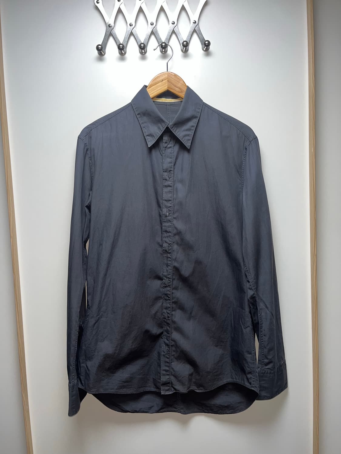 캐롤 크리스찬 포엘 히든버튼 셔츠 상품이미지1