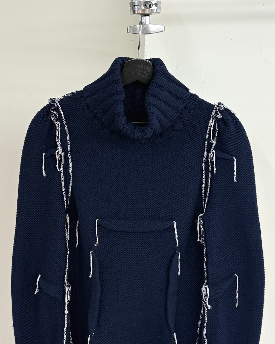메종 마르지엘라 X H&M 네이비 터틀넥 니트 원피스 상품이미지2
