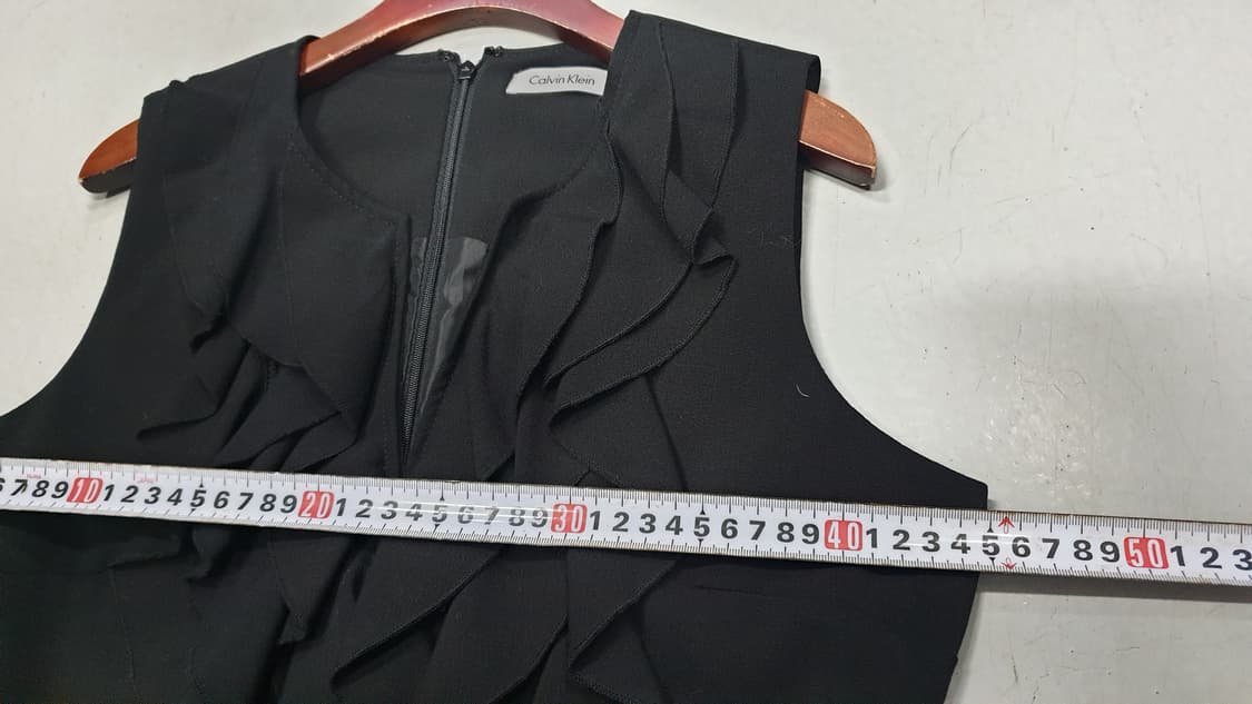 Calvin Klein블랙 러플 원피스입니다 상품이미지4