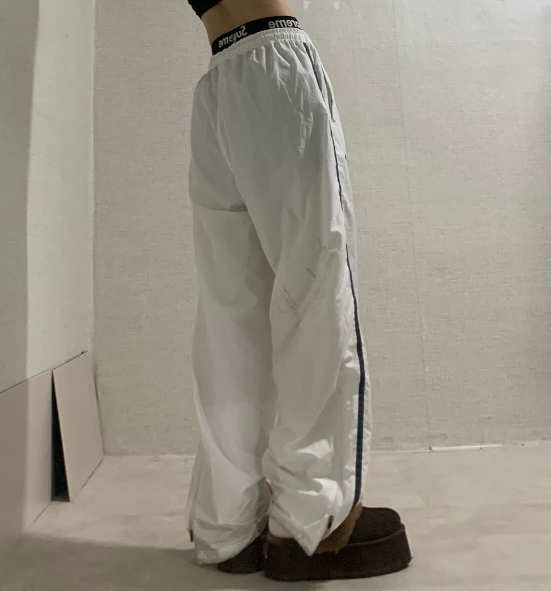 white wide fit training pants 상품이미지3