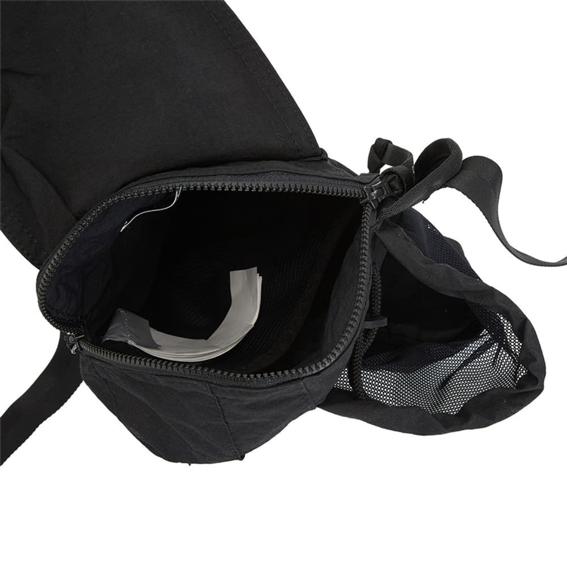 CP컴퍼니 숄더백 블랙 판매합니다 상품이미지5