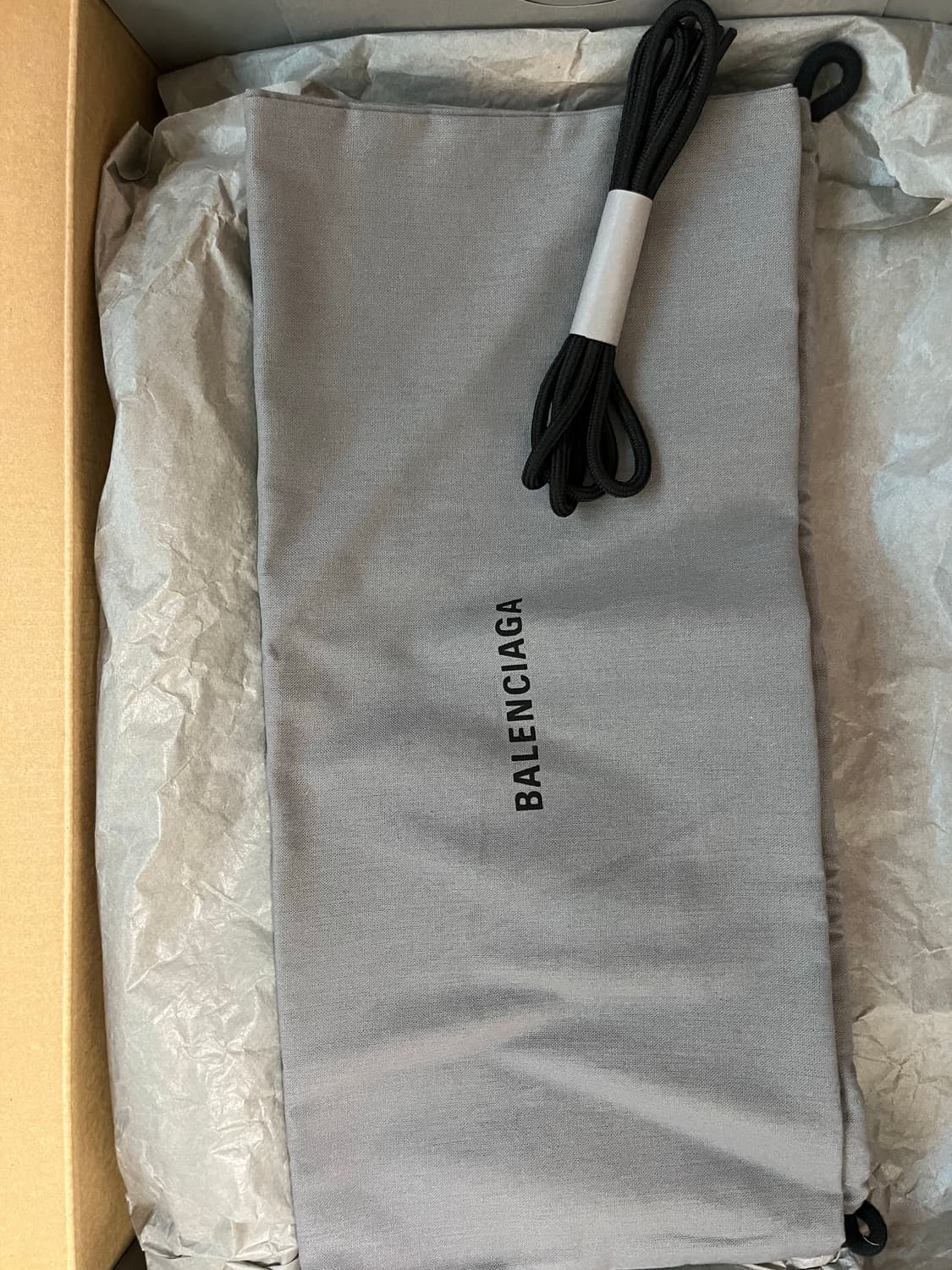 발렌시아가 타이렉스 43 상품이미지4