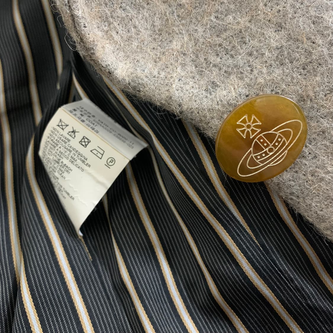 vivienne westwood runway숄더 포인트 클래식 코트 상품이미지10