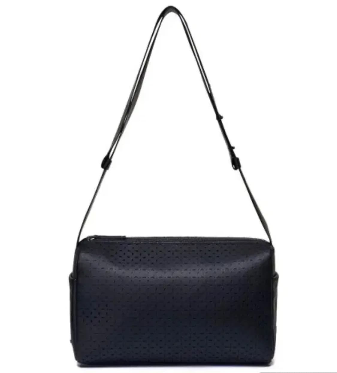 mmgl 펀치드 레더 크로스백 블랙 상품이미지1