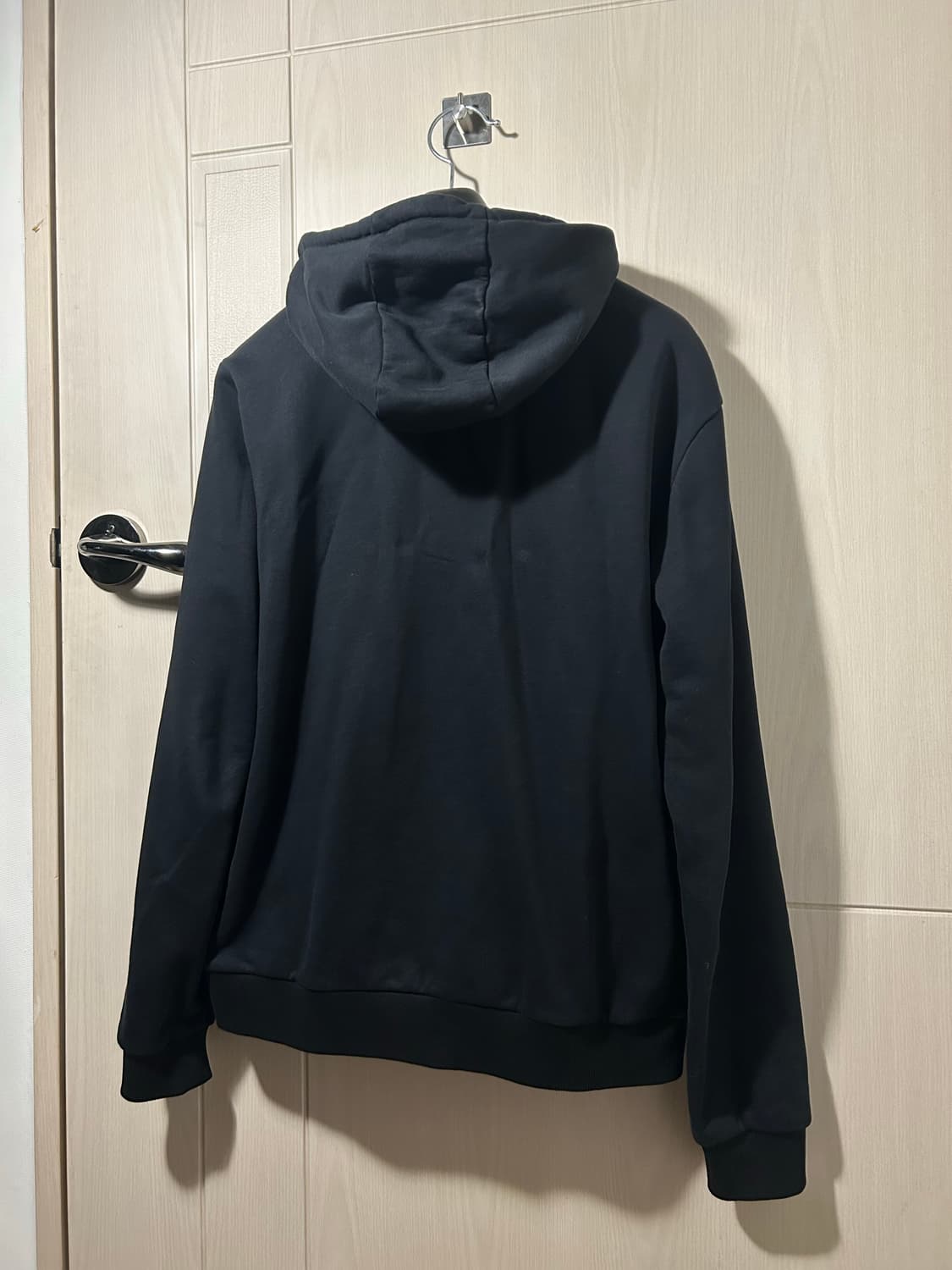 FENDI EYES HOODIE BLACK 상품이미지4