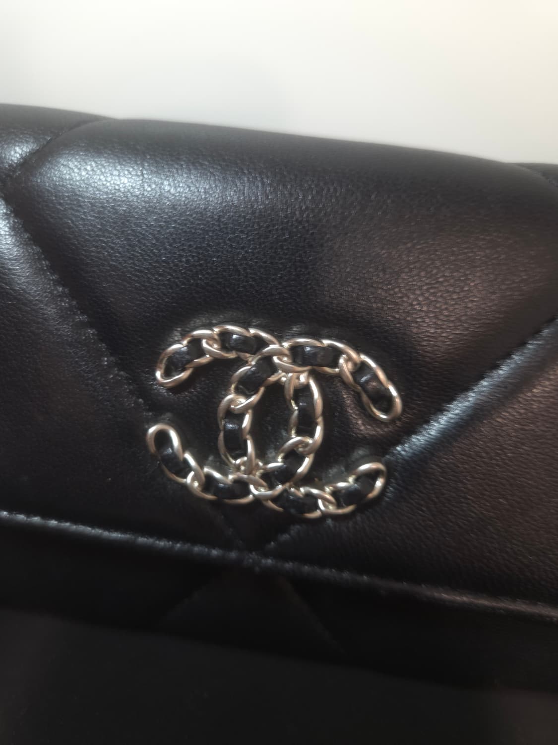 샤넬 19 램스킨 은장 플랩 중지갑 상품이미지2