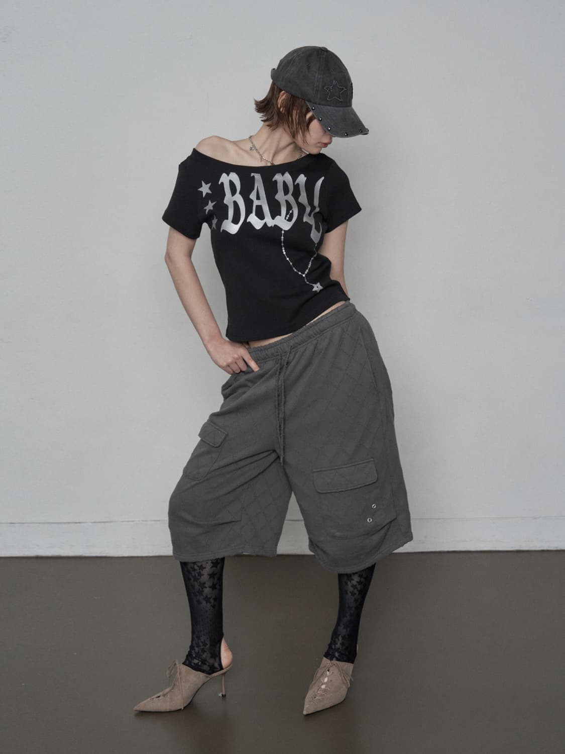 섹업이엑스이 BABY WIDE NECK TOP / BLACK 상품이미지1