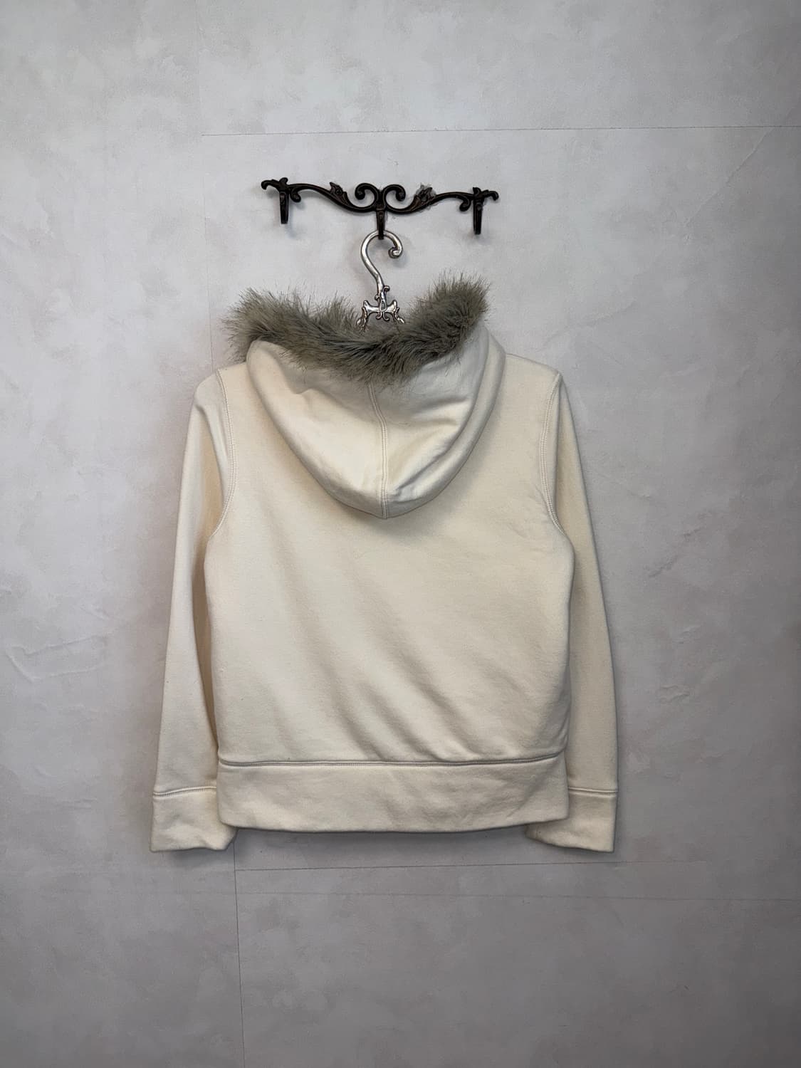 GAP white fur trimmed hood zipup  상품이미지3